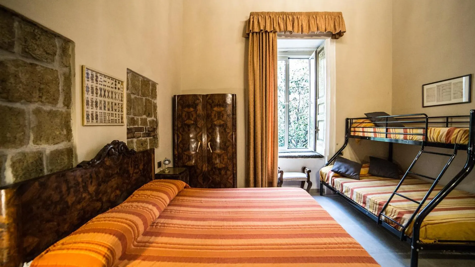 Colonna Bed Bed & Breakfast Naples