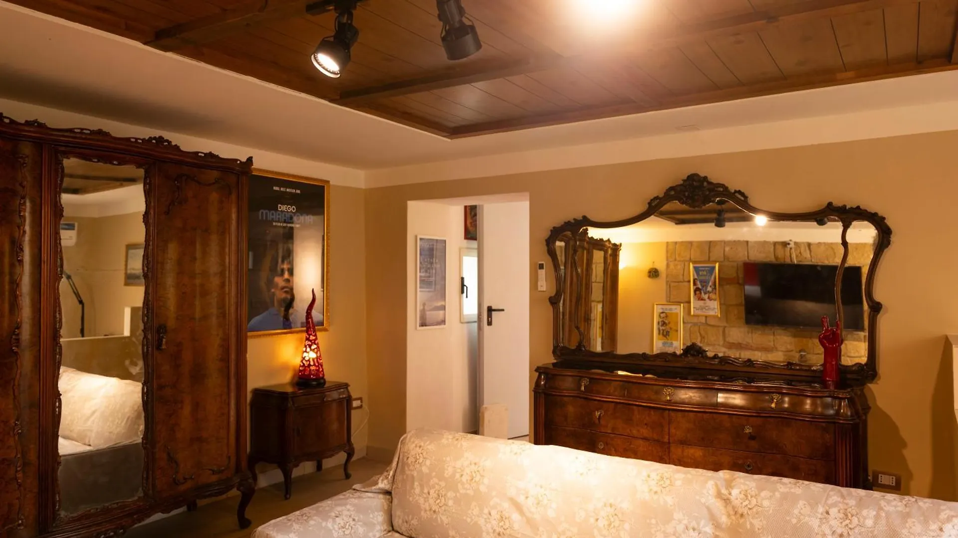 Colonna Bed Bed & Breakfast Naples Italy
