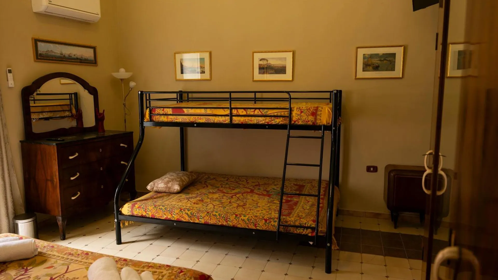 Colonna Bed Bed & Breakfast Naples