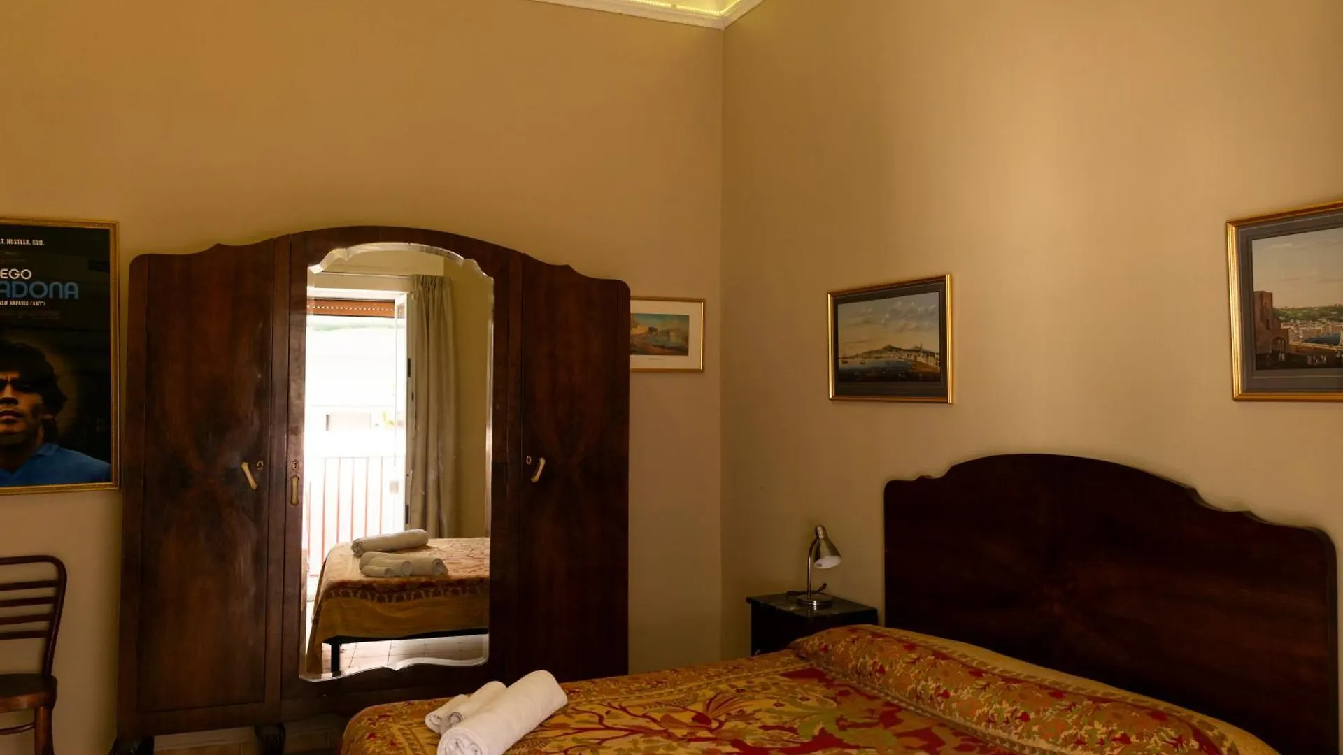 Colonna Bed Bed & Breakfast Naples