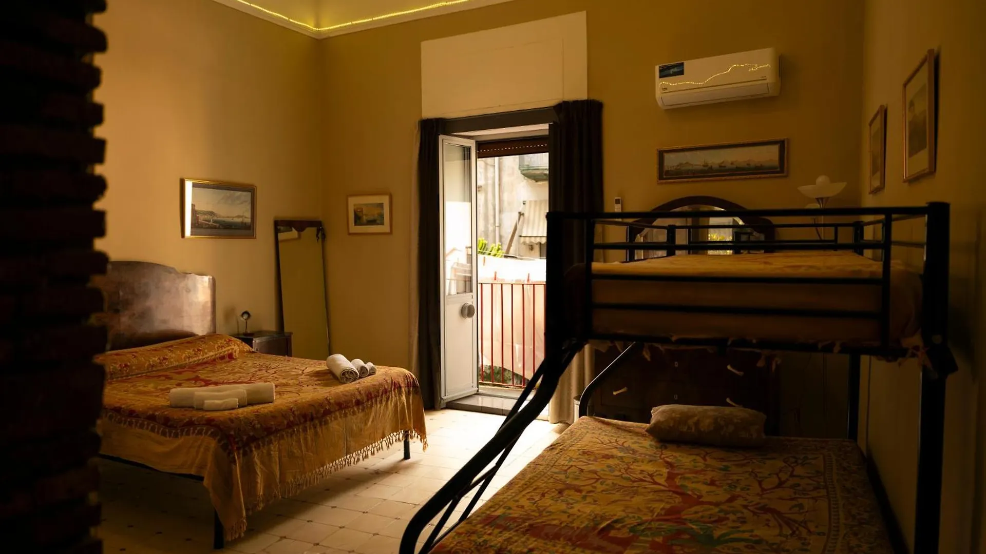 Colonna Bed Bed & Breakfast Naples Italy