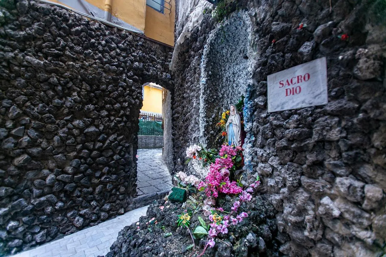 Colonna Bed Bed & Breakfast Naples Italy