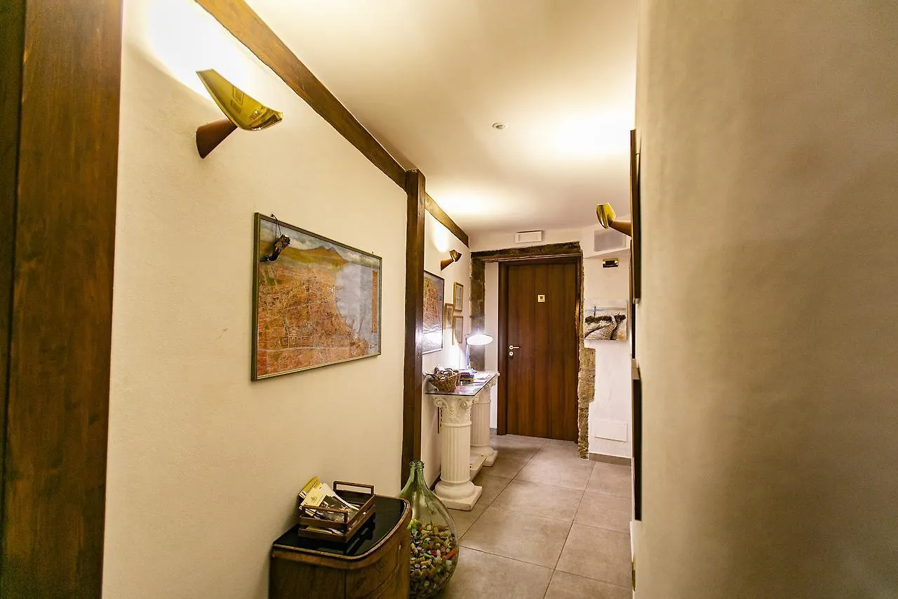 Colonna Bed Bed & Breakfast Naples Italy