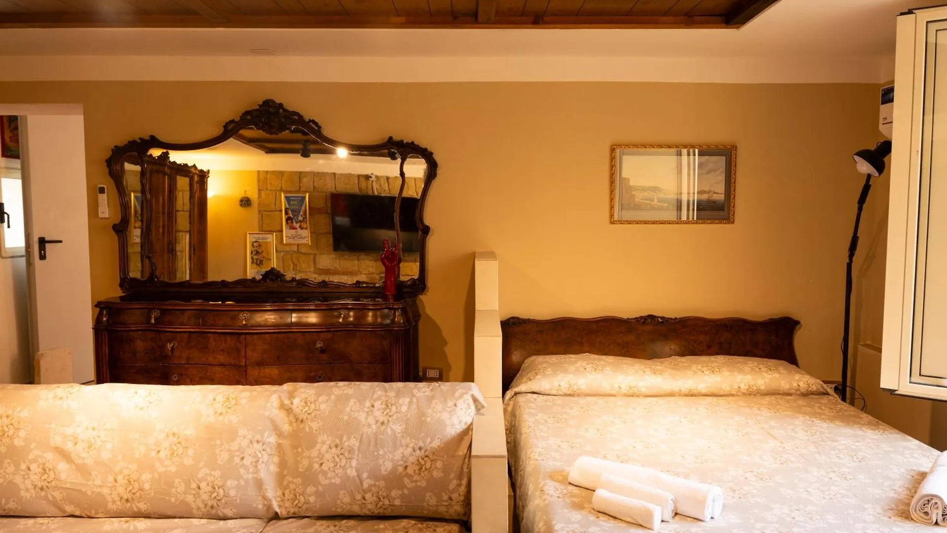 Colonna Bed Bed & Breakfast Naples