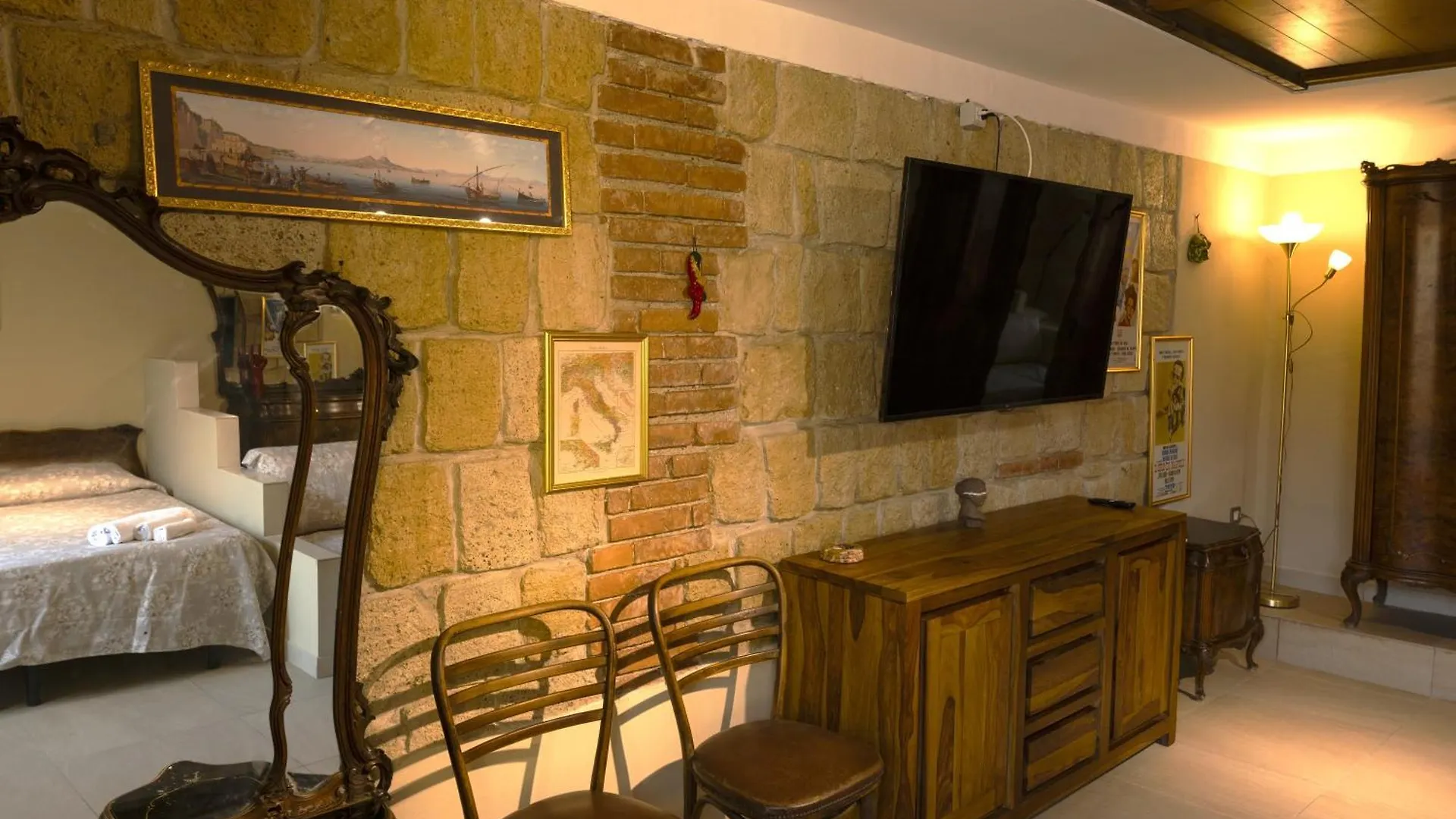 Colonna Bed Bed & Breakfast Naples